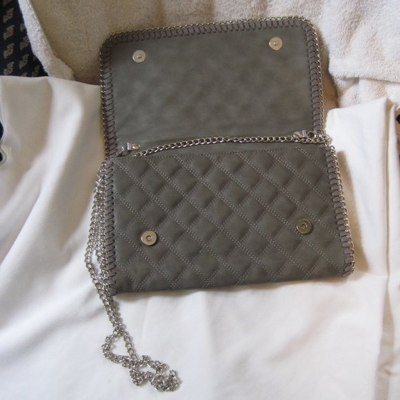 Gray Quilted Vegan Leather Clutch Handbag Purse Chain Strap - Picture 3 of 7